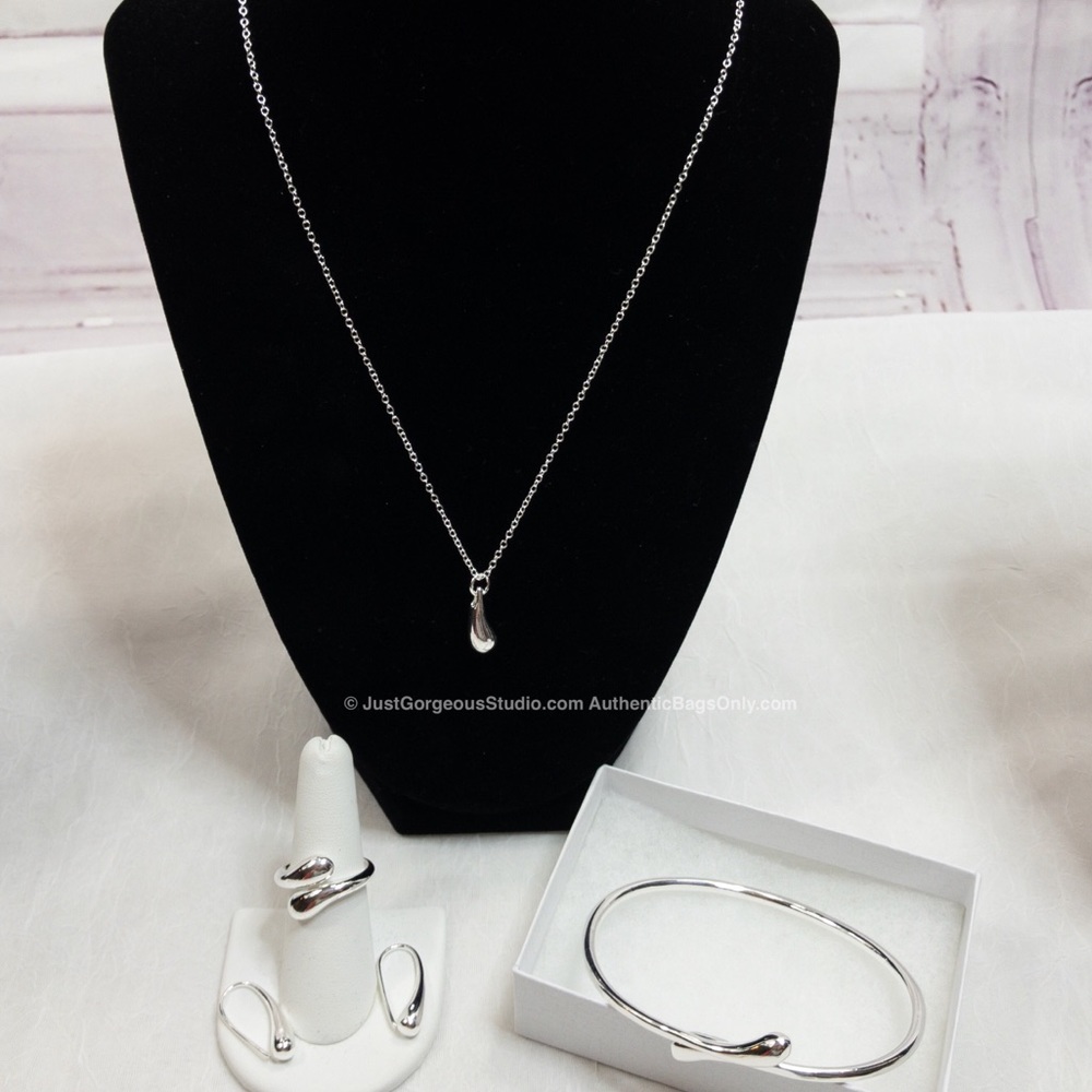 4PIECE Silver Plated Matching Teardrop Jewelry Set - Picture 2 of 5